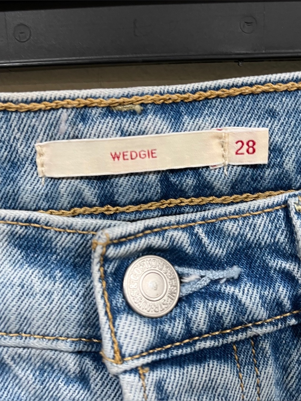 Levi's womens  Wedgie Straight Calling All Blues Straight Jean size 28 ankle - Picture 4 of 9